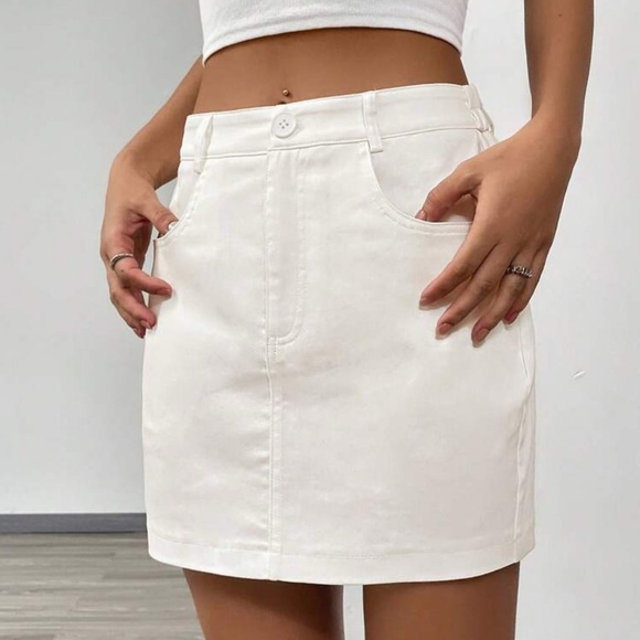 None Dresses & Skirts - White Denim Mini Skirt NWOT - Size S